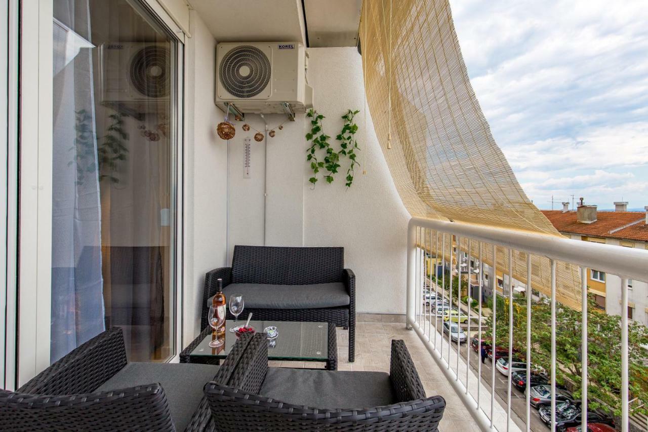 Victory Sea View Apartment غييكا المظهر الخارجي الصورة